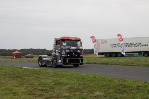 Jedną z atrakcji dla finałowej publiczności była możliwość przejażdżki wyścigowym Renault Trucks o mocy ponad 1300 KM zespołu Ostaszewski. Oczywiście w roli pasażera.