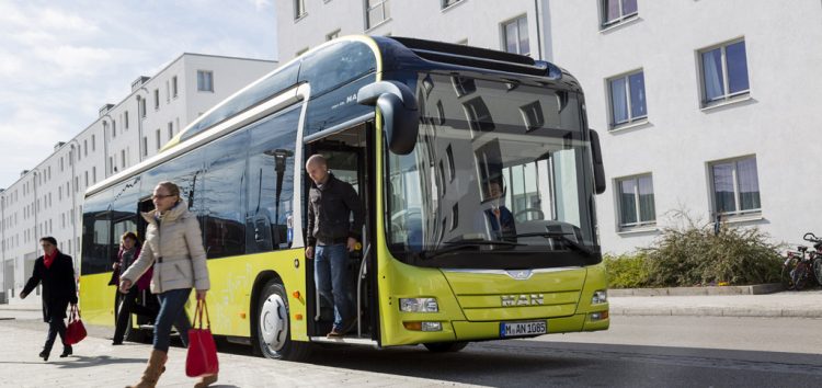 MAN: 16 autobusów Lion’s City Hybrid jesienią na ulicach Kalisza